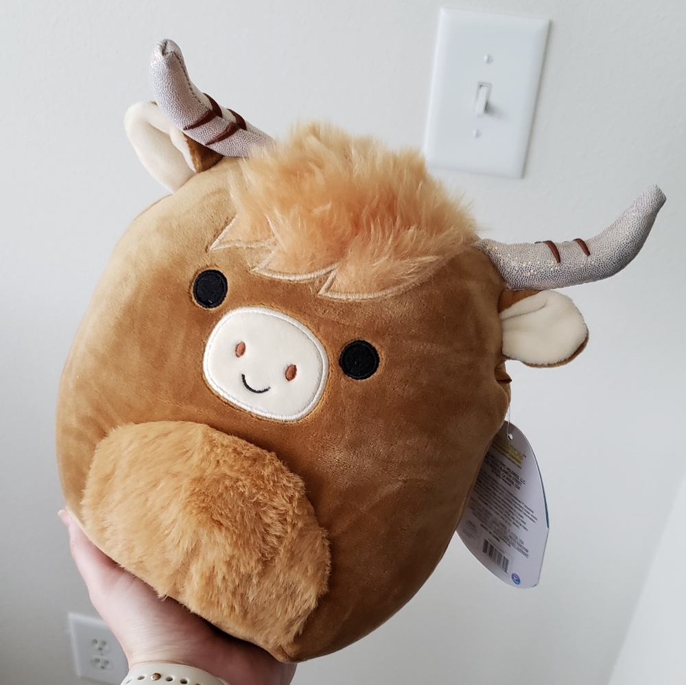 Calton Squishmallow